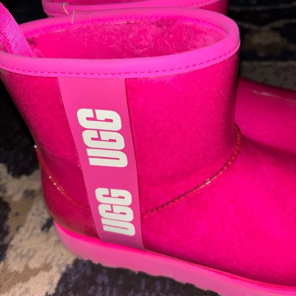 UGG Vibrant Pink Footwear - Picture 5 of 6